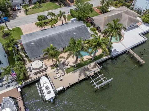 4927 W Melrose Avenue N Tampa FL 33629