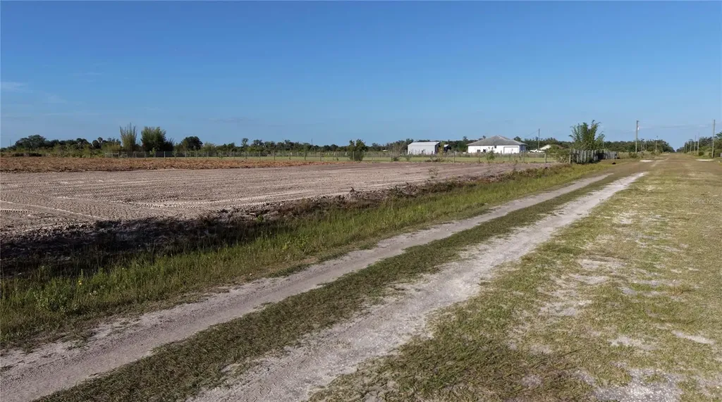 19039 NW 252nd Street Okeechobee FL 34972
