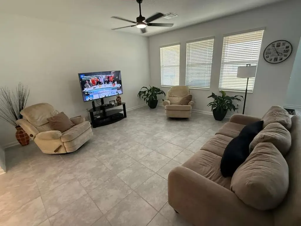 4211 Twisted Twig Bend Kissimmee FL 34746