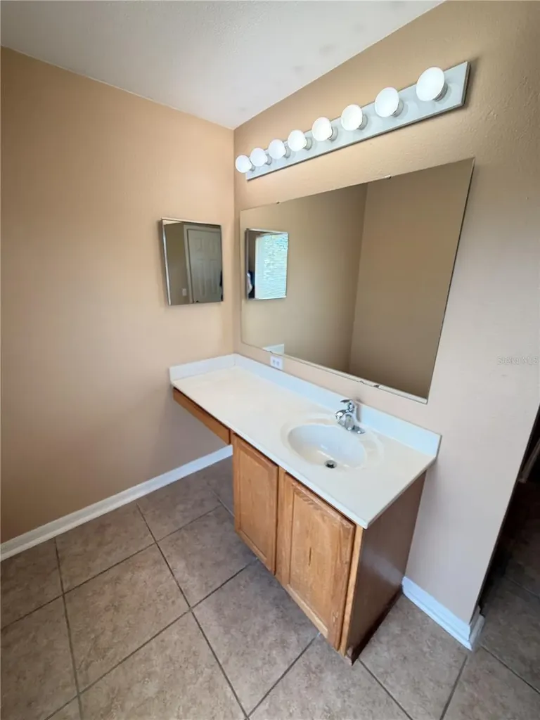 4 Princess Geraldine Place Palm Coast FL 32164