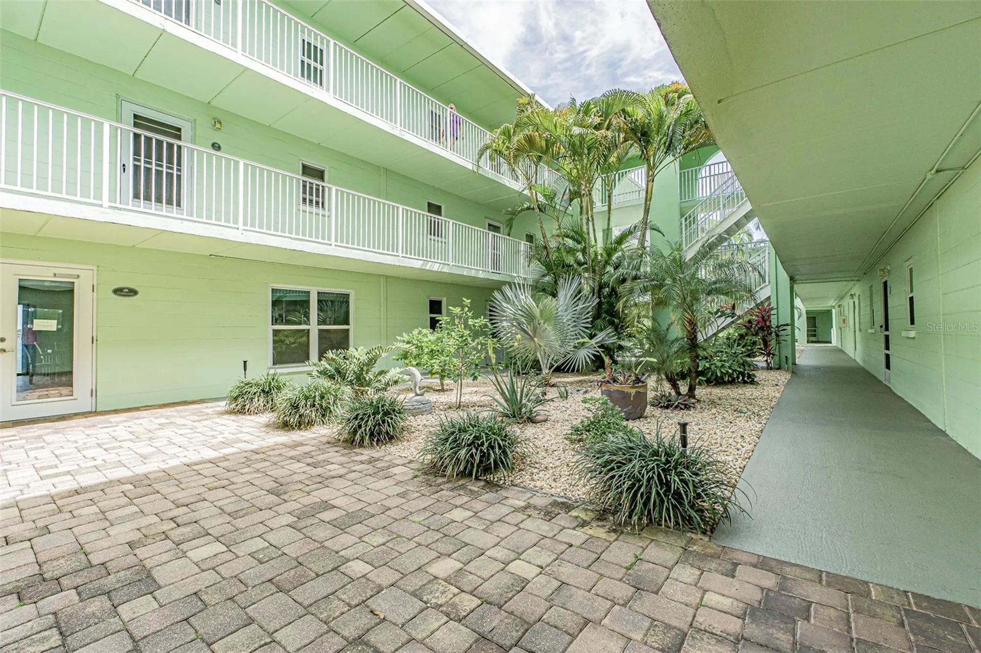 464 Paula Drive N Dunedin FL 34698