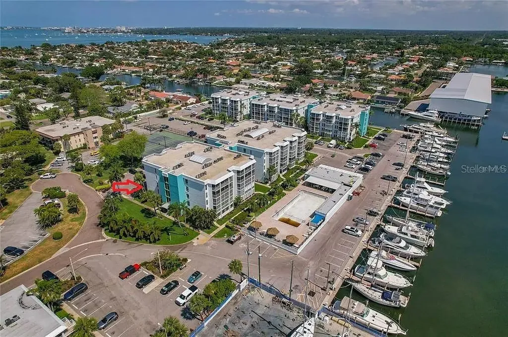 4910 38th Way S St Petersburg FL 33711