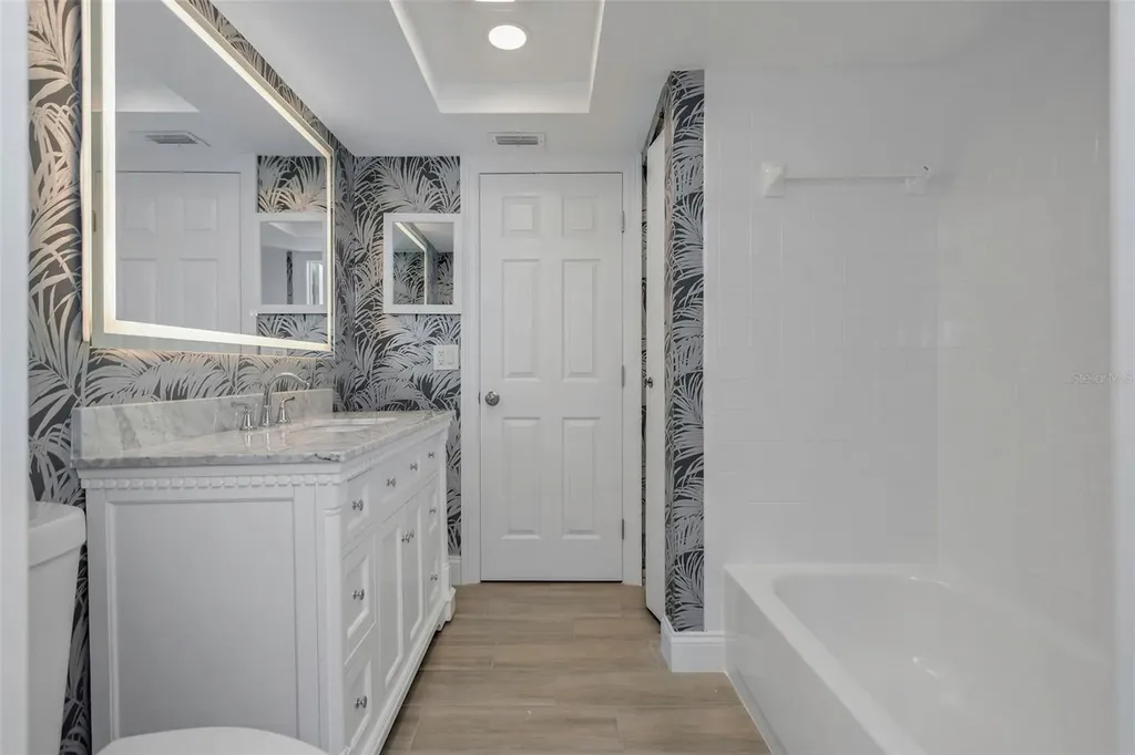 4910 38th Way S St Petersburg FL 33711