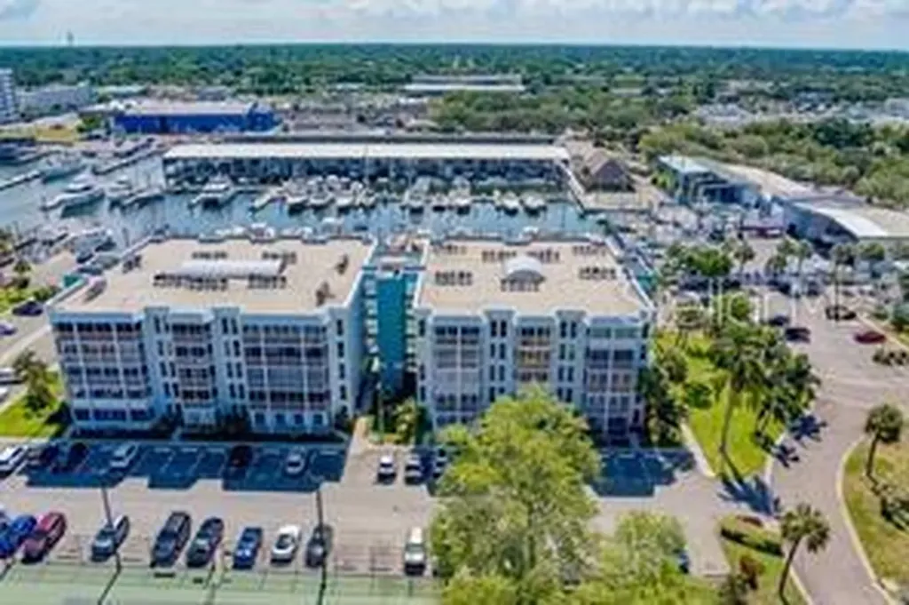 4910 38th Way S St Petersburg FL 33711