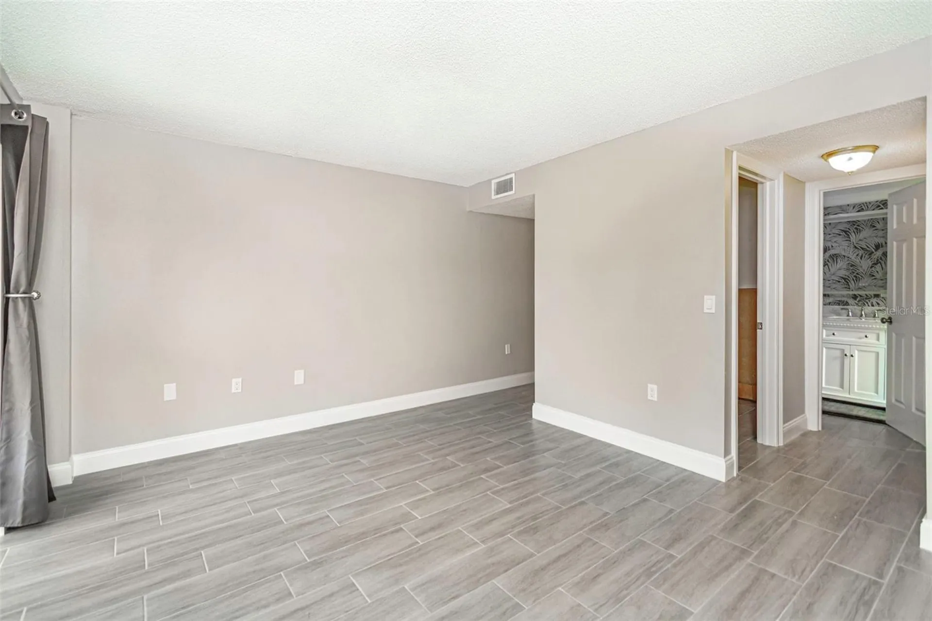 4910 38th Way S St Petersburg FL 33711