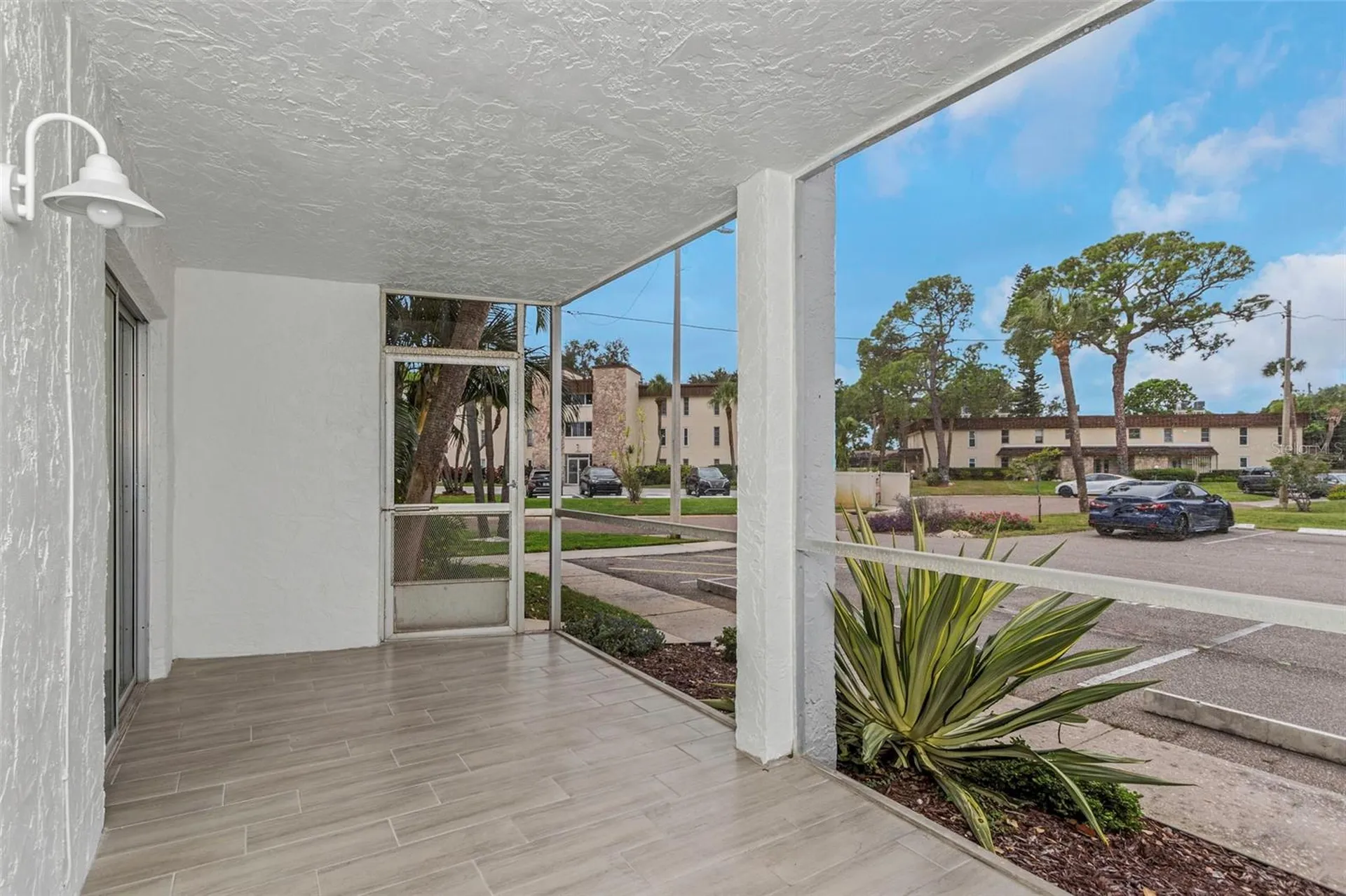 4910 38th Way S St Petersburg FL 33711