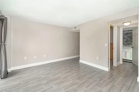 4910 38th Way S St Petersburg FL 33711