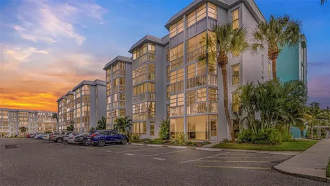 4910 38TH Way S St Petersburg FL 33711