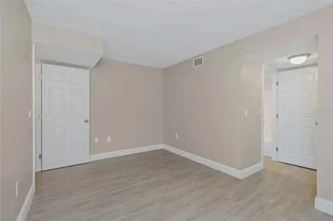 4910 38th Way S St Petersburg FL 33711