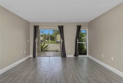 4910 38th Way S St Petersburg FL 33711