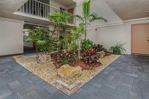 4910 38th Way S St Petersburg FL 33711