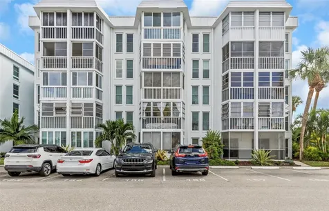 4910 38th Way S St Petersburg FL 33711