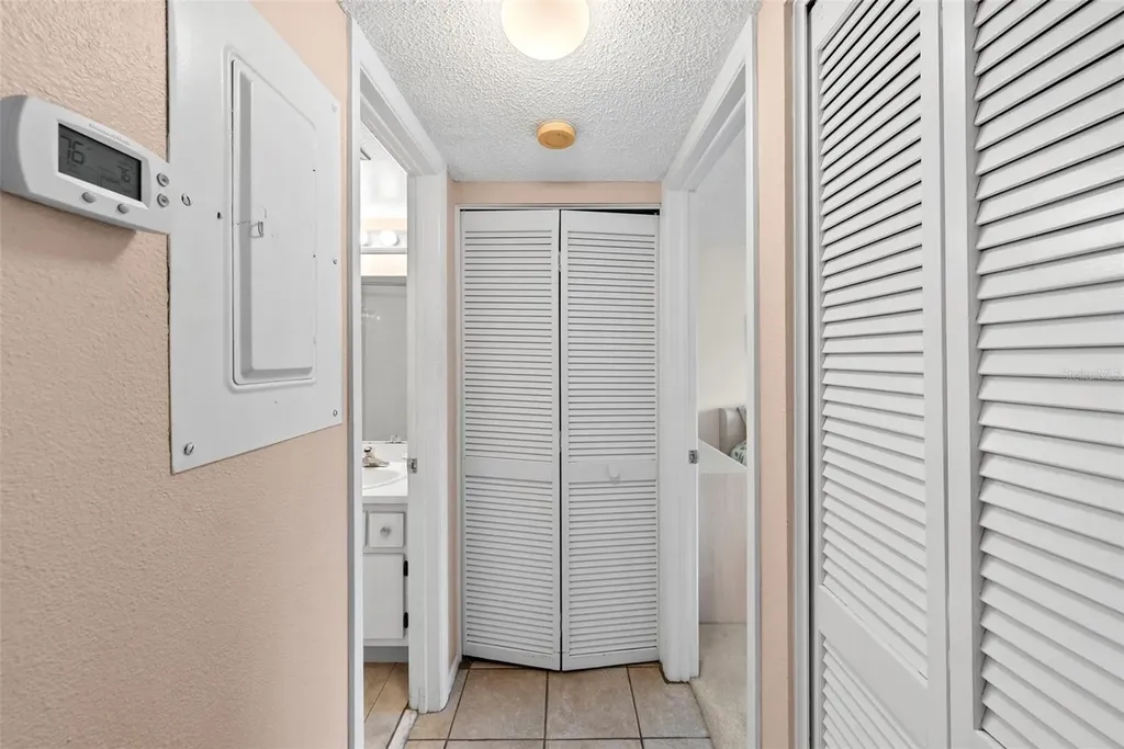 106 W Cypress Court Oldsmar FL 34677