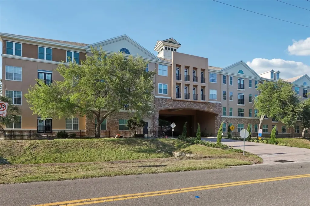 4221 W Spruce Street Tampa FL 33607
