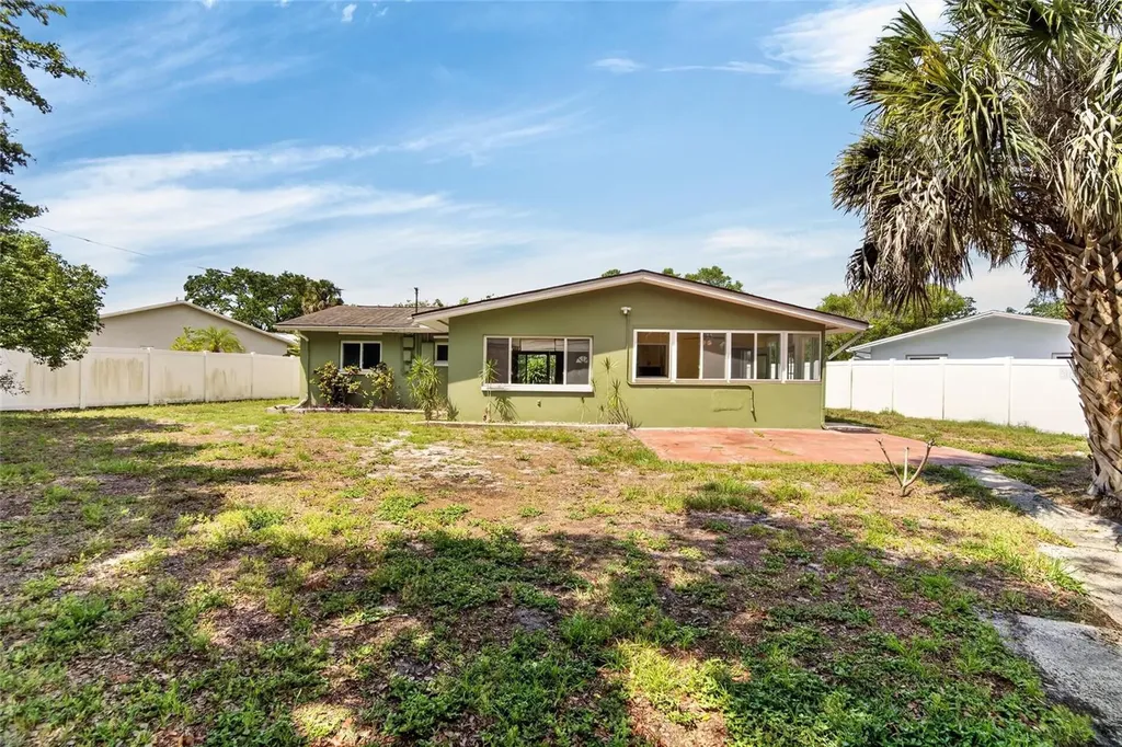 2115 Euclid Circle E Clearwater FL 33764