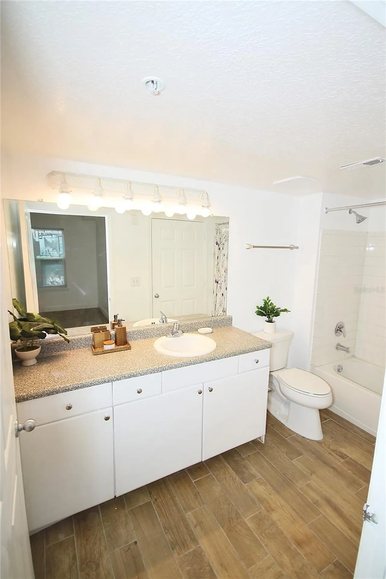 300 E South Street Orlando FL 32801