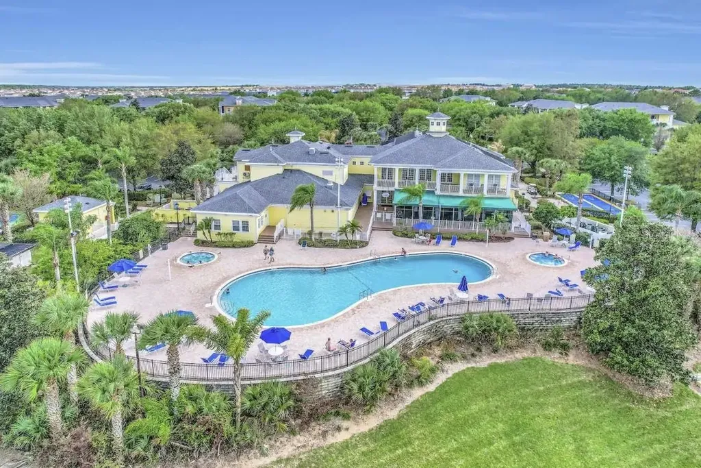 706 Gran Bahama Boulevard Davenport FL 33897