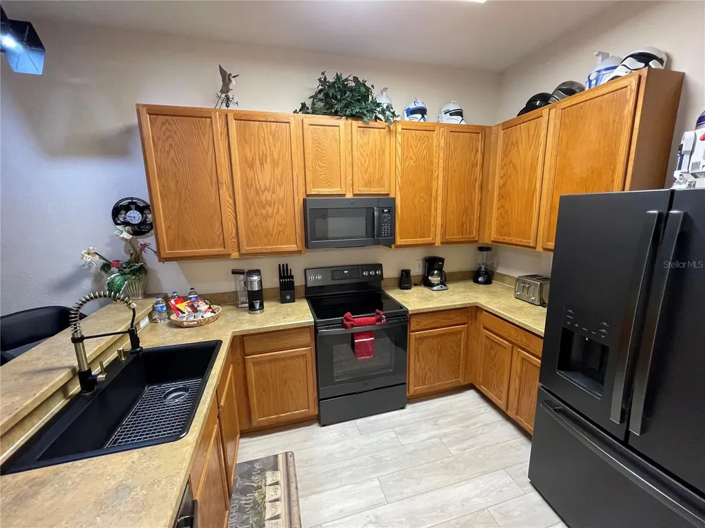706 Gran Bahama Boulevard Davenport FL 33897