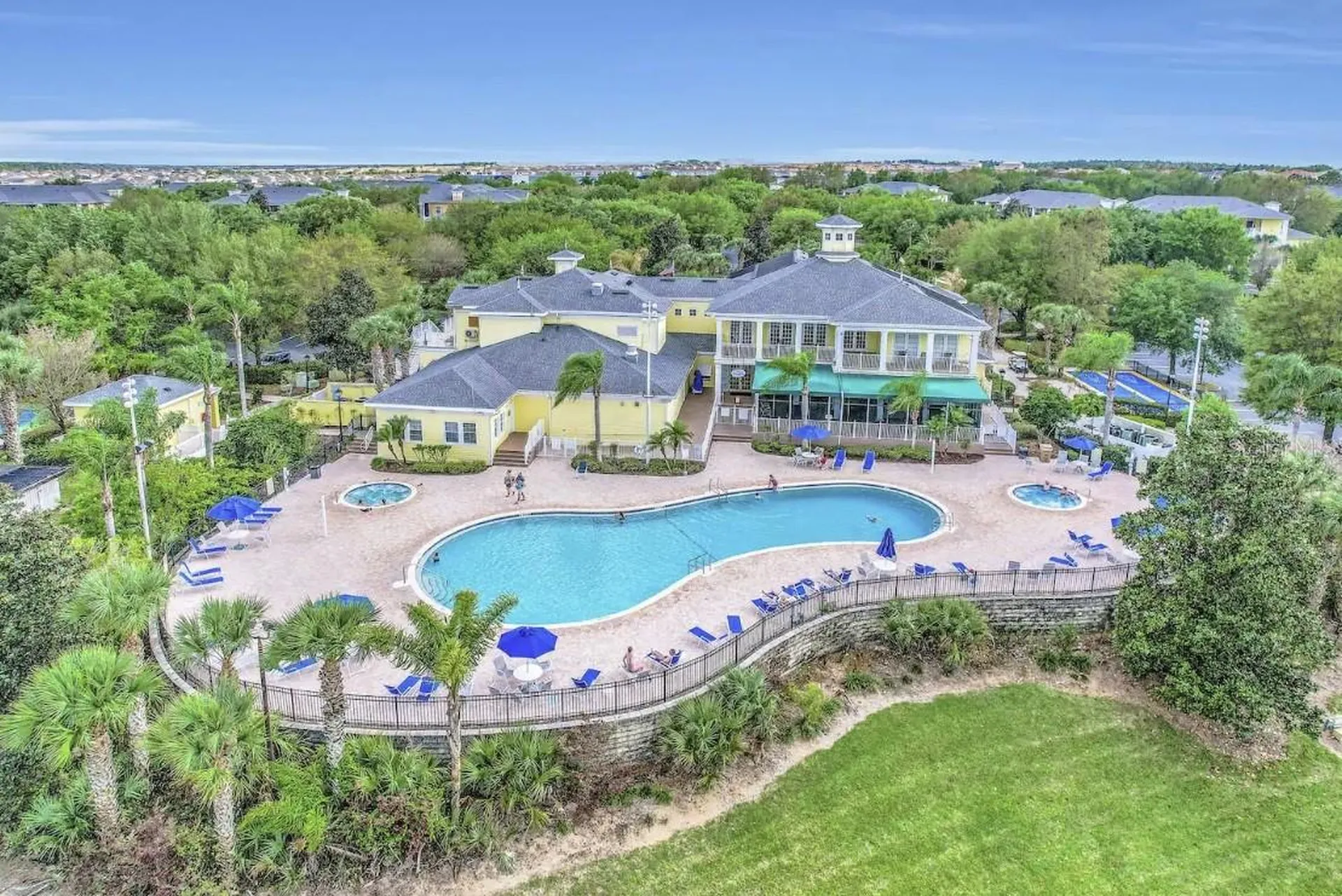 706 Gran Bahama Boulevard Davenport FL 33897