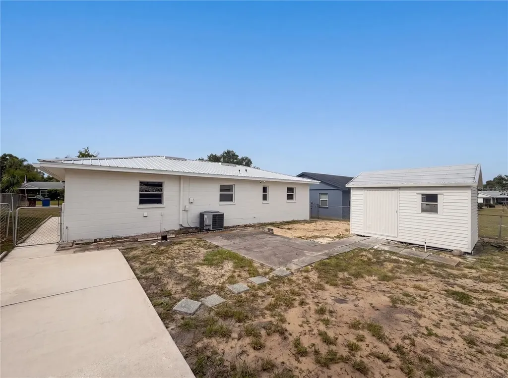 1215 Carlton Avenue Lake Wales FL 33853