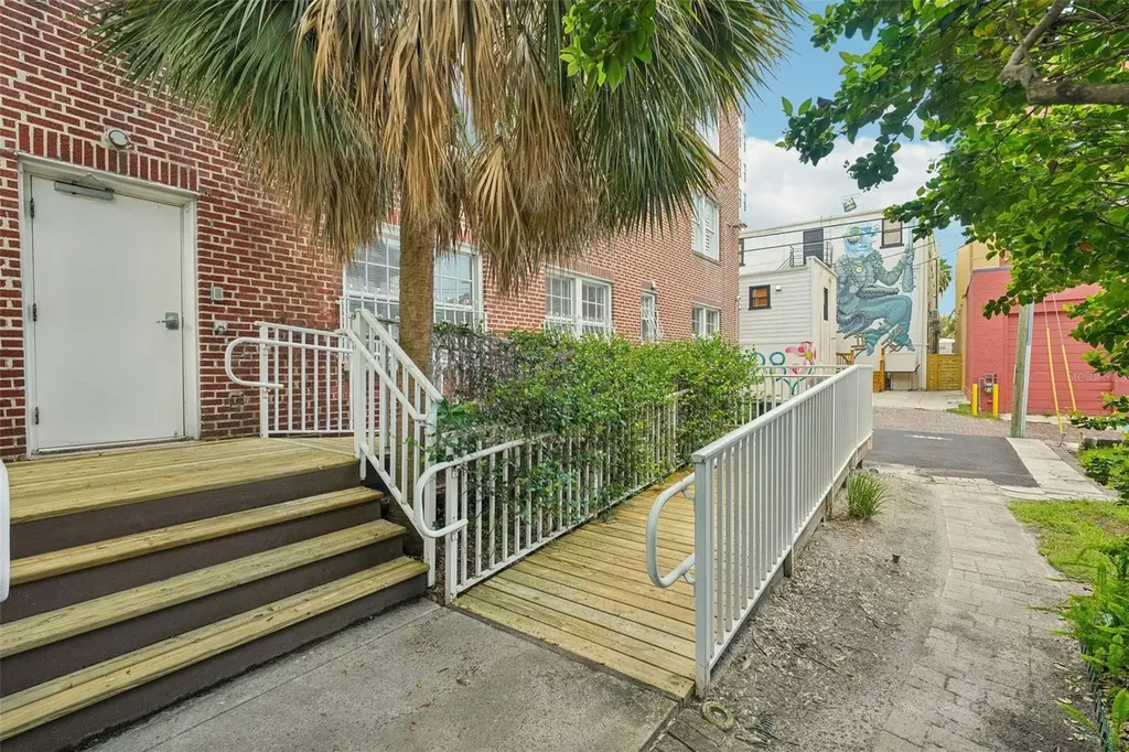 219 4th Avenue N St Petersburg FL 33701