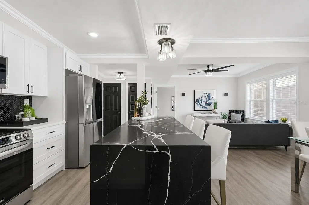 219 4th Avenue N St Petersburg FL 33701