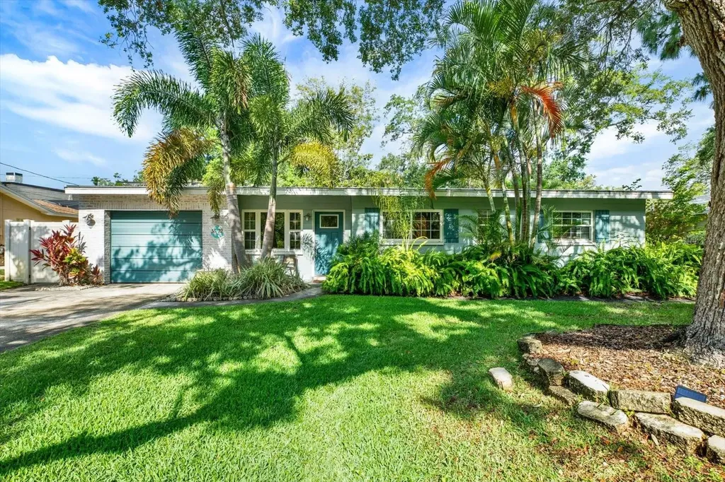 5572 100th Way N St Petersburg FL 33708
