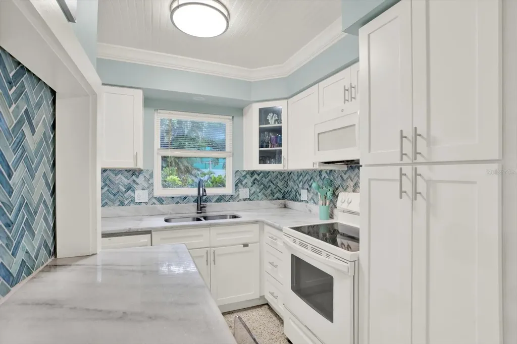 5572 100th Way N St Petersburg FL 33708