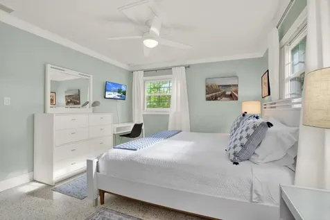 5572 100th Way N St Petersburg FL 33708