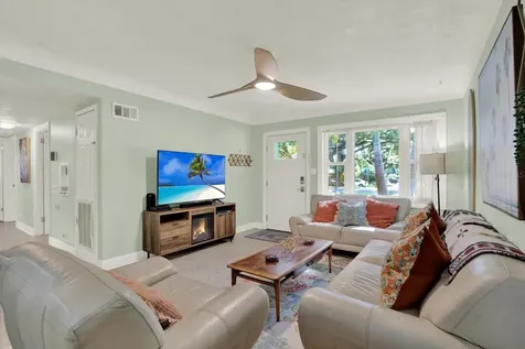 5572 100th Way N St Petersburg FL 33708