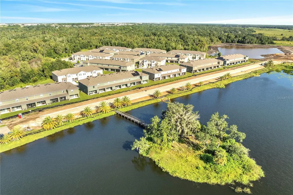 1394 Yellow Finch Drive Davenport FL 33837