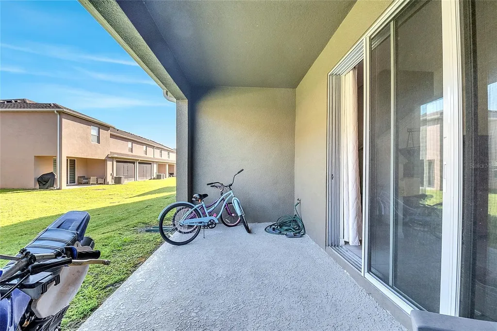 1394 Yellow Finch Drive Davenport FL 33837