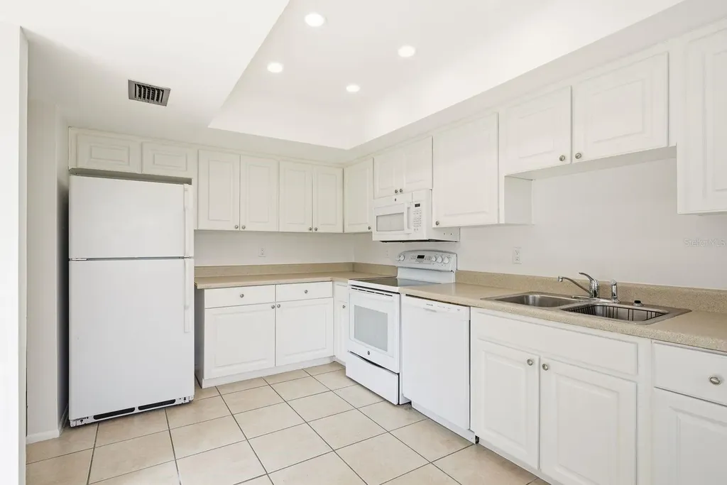 20 Evelyn Court Oldsmar FL 34677