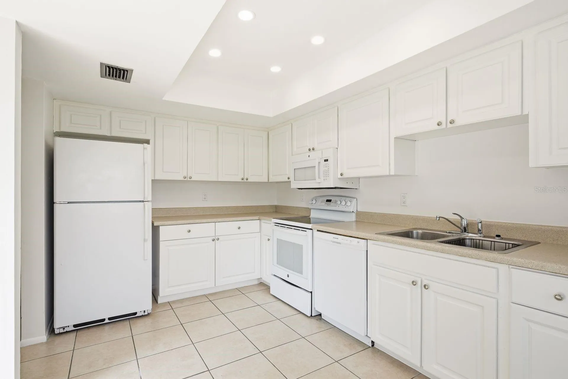 20 Evelyn Court Oldsmar FL 34677