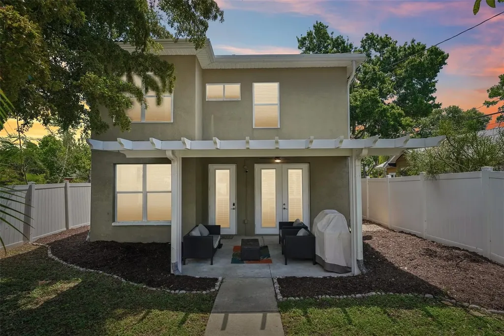 2616 11th Street N St Petersburg FL 33704
