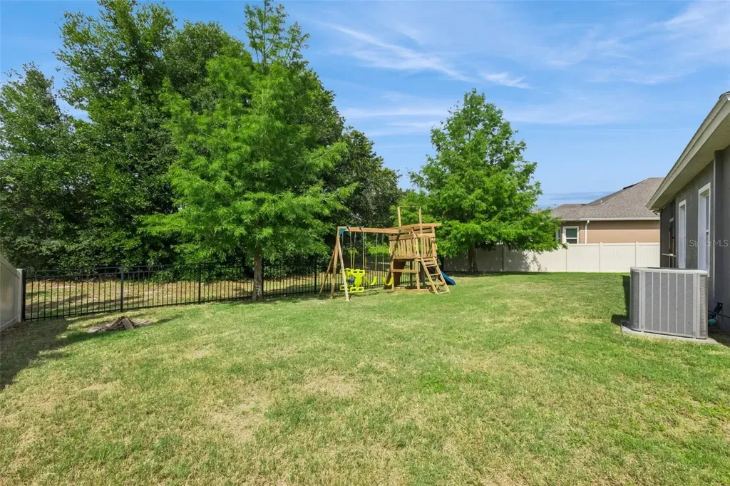 436 Bellissimo Place Howey In The Hills FL 34737