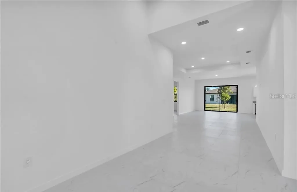 3924 NW 38th Street Cape Coral FL 33993
