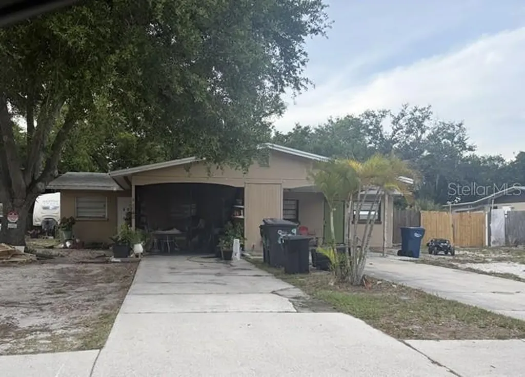 807 60th Avenue W Bradenton FL 34207