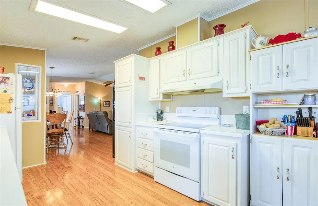 258 Pelican Drive N Oldsmar FL 34677