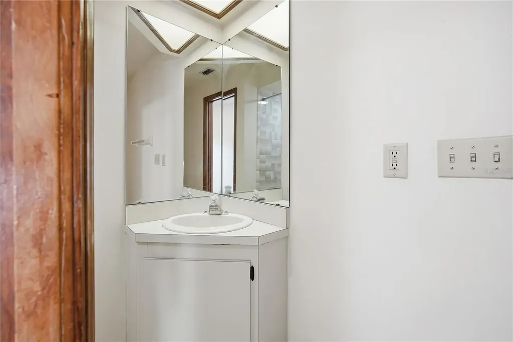 4515 Southampton Court Tampa FL 33618