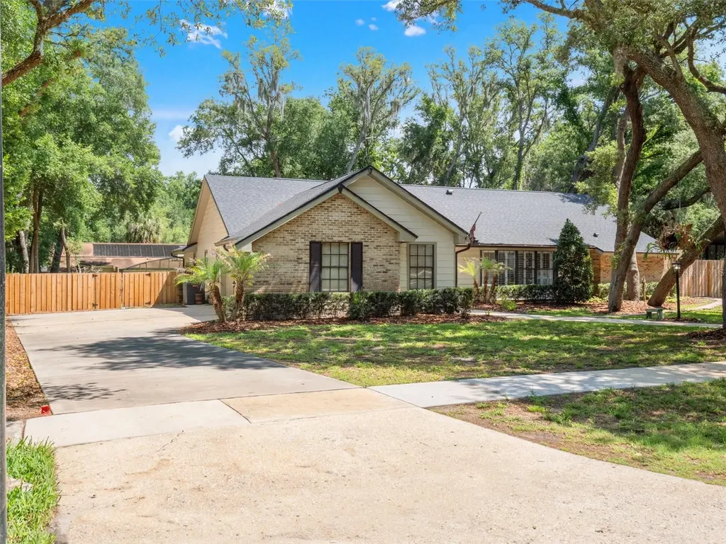 2221 Bluff Oak Street Apopka FL 32712