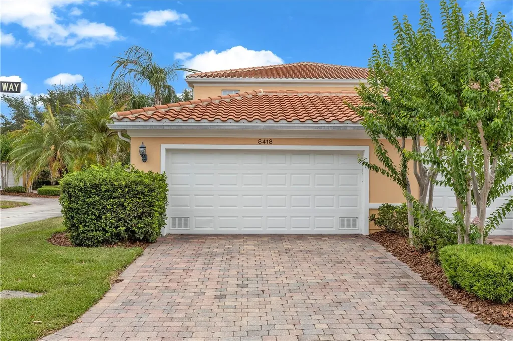 8418 Leatherleaf Lane Orlando FL 32827