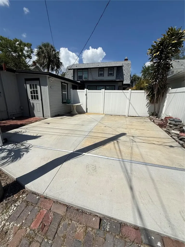 2606 1st Avenue S St Petersburg FL 33712