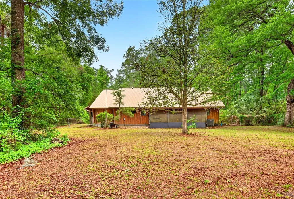 16555 N Highway 329 Reddick FL 32686