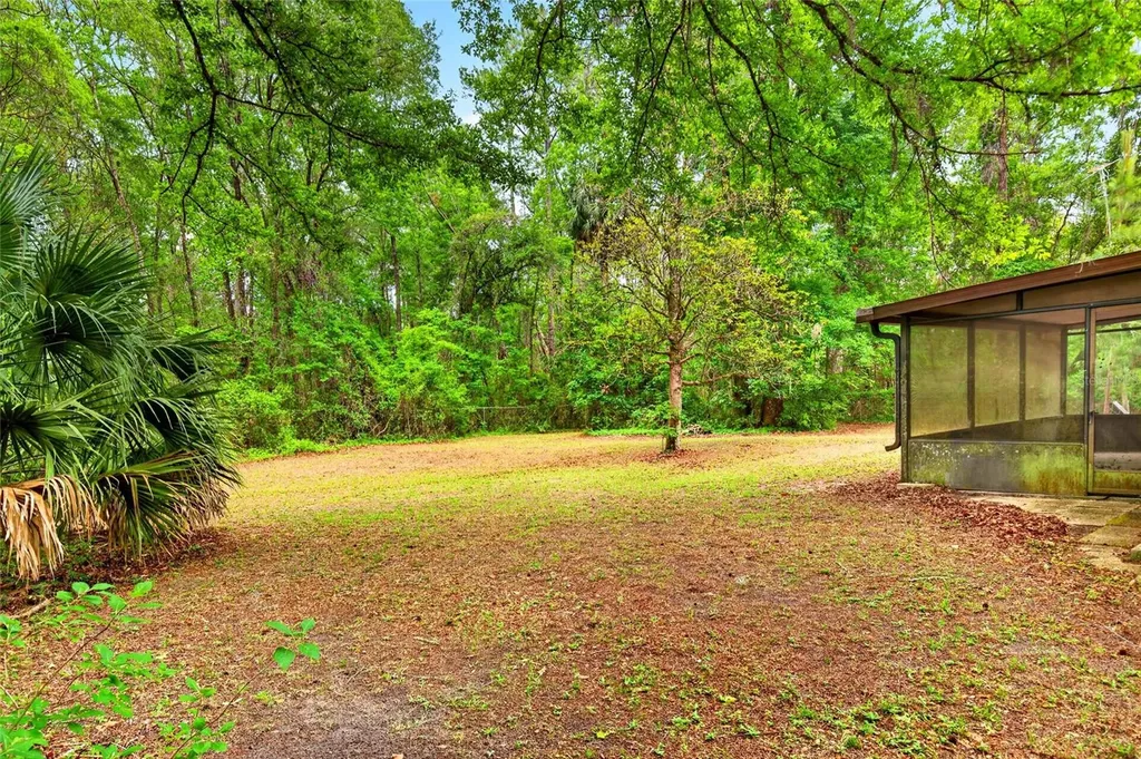 16555 N Highway 329 Reddick FL 32686