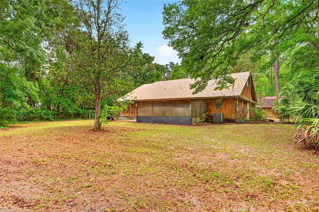 16555 N Highway 329 Reddick FL 32686