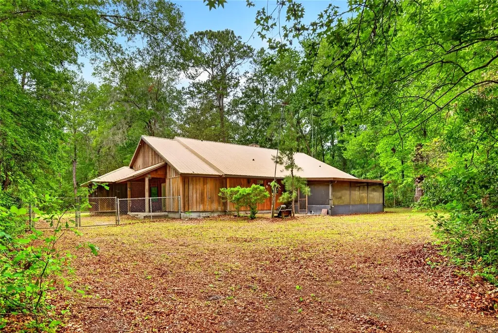 16555 N Highway 329 Reddick FL 32686