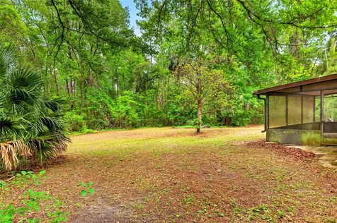 16555 N Highway 329 Reddick FL 32686