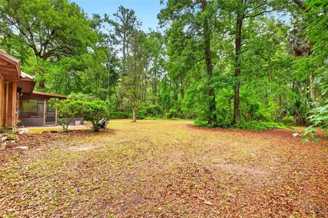 16555 N Highway 329 Reddick FL 32686
