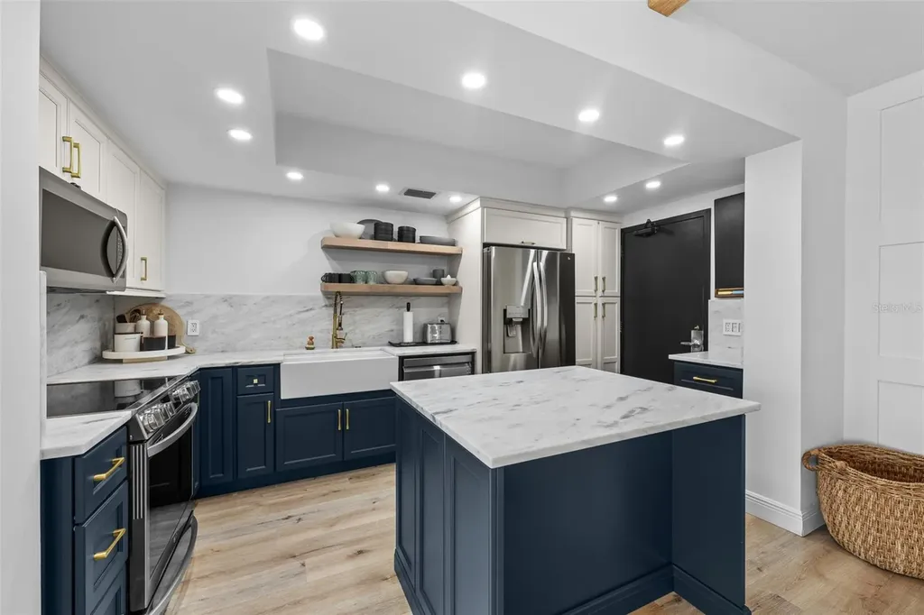 7100 Sunshine Skyway Lane S St Petersburg FL 33711